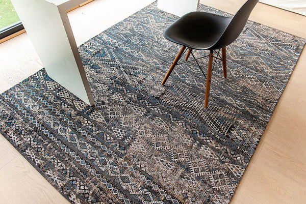 Kilim Black Large - Love Is A Rug